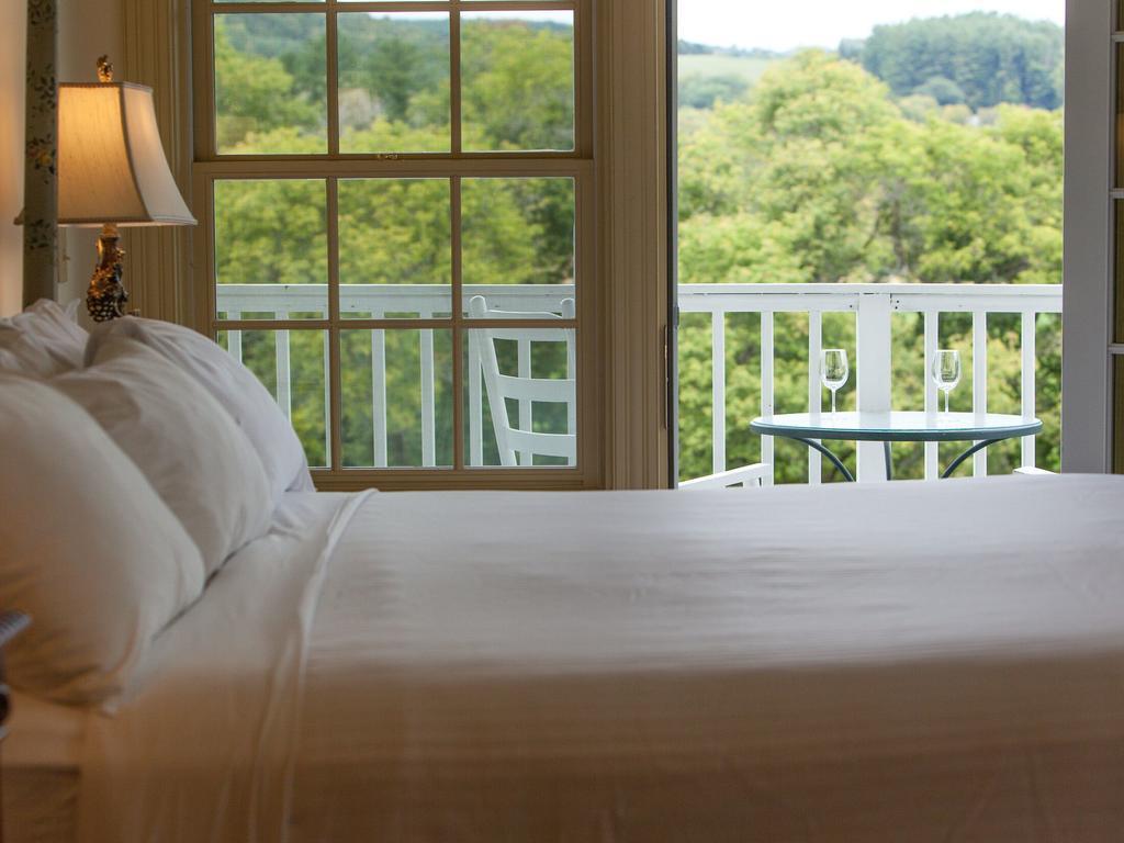 The Shire Woodstock Hotel Exterior photo